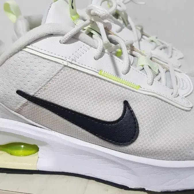 택포 265/270 정품 NIKE AIR-MAX 인터락 쿠션 스니커즈!