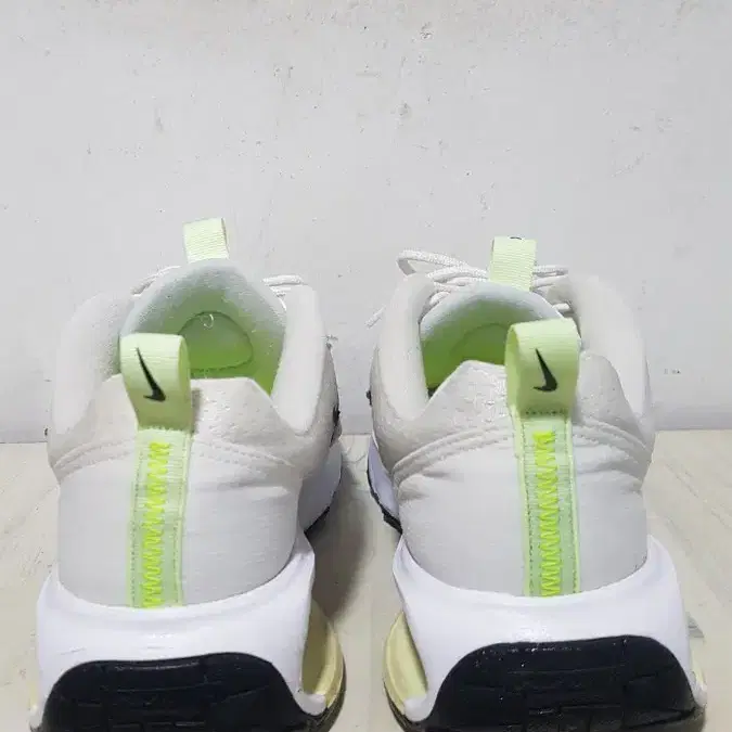 택포 265/270 정품 NIKE AIR-MAX 인터락 쿠션 스니커즈!