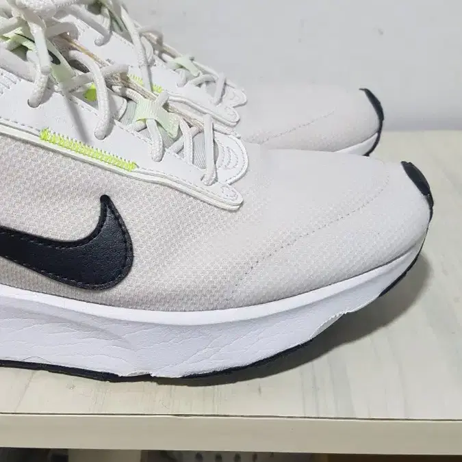 택포 265/270 정품 NIKE AIR-MAX 인터락 쿠션 스니커즈!