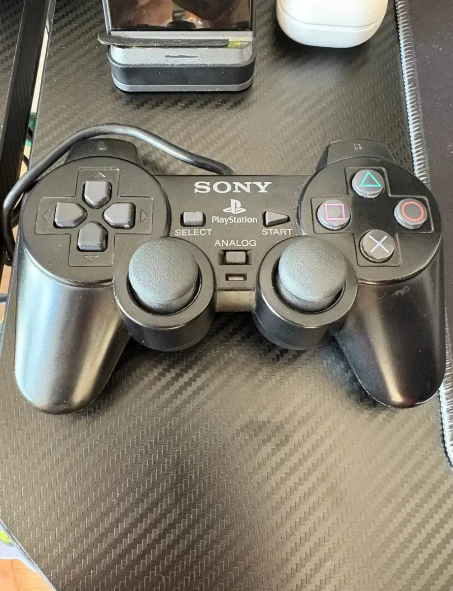 I sell 2 PS2 DualShock (original)