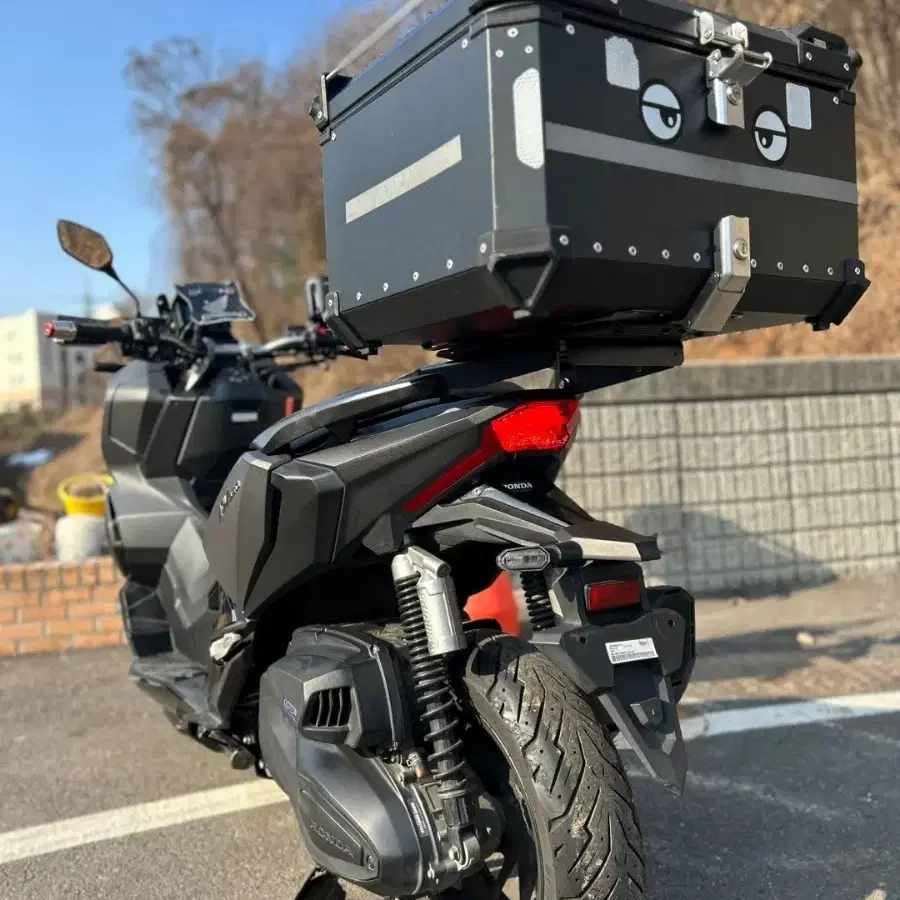 X-ADV350