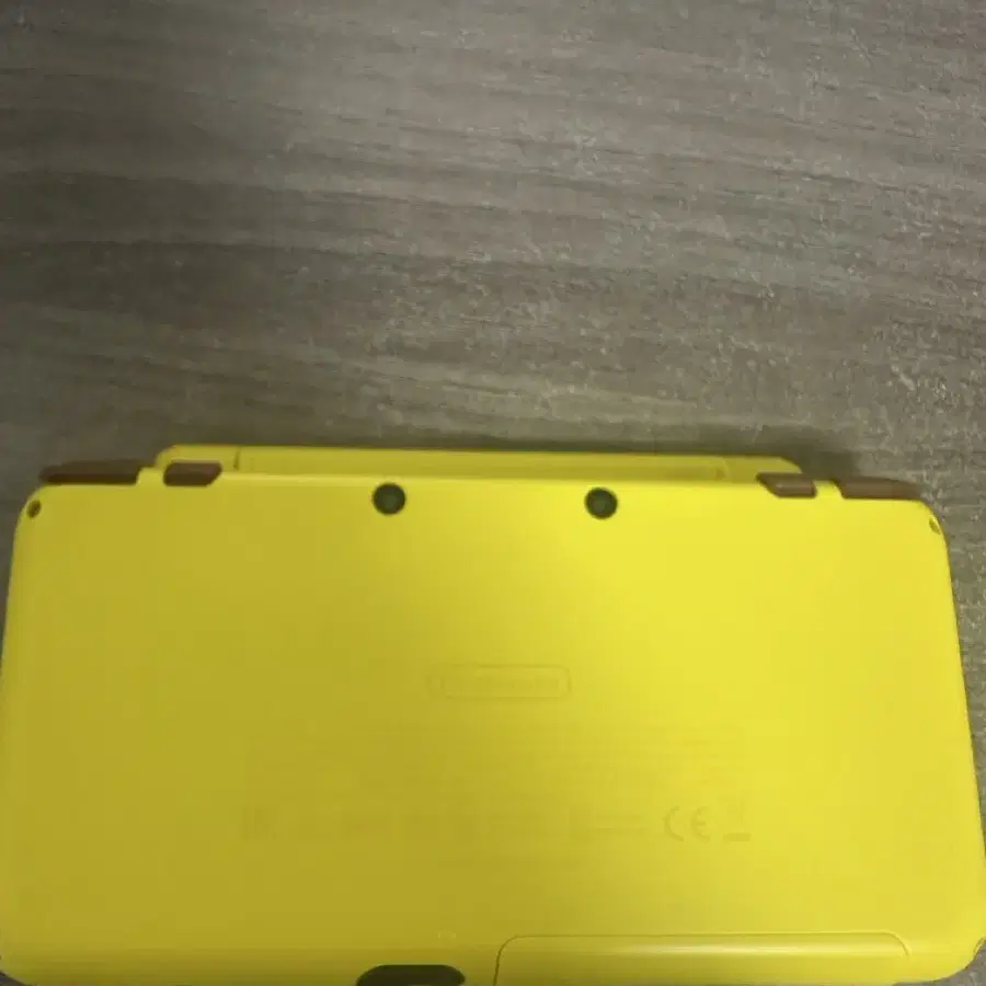 닌텐도2DS Xl 피카츄에디션(펜포함)+충전기+파우치+칩판매