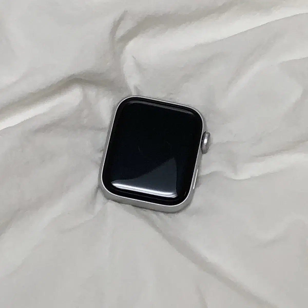 Apple Watch SE2 40MM GPS Silver for sale!