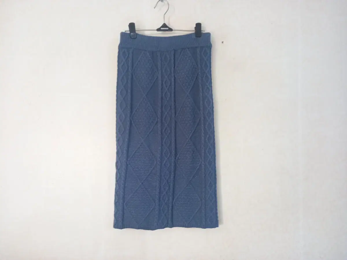 Charcoal-blue knit skirt