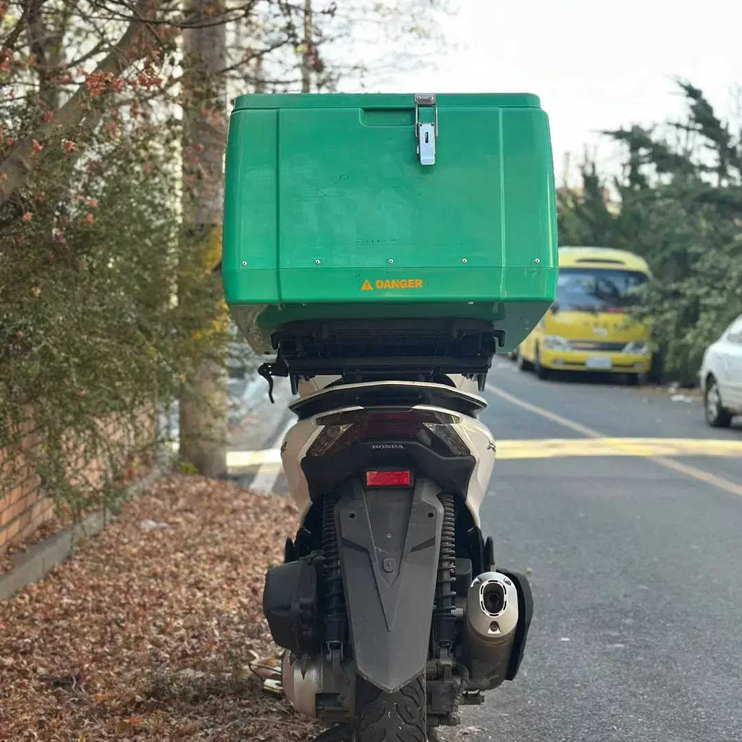 혼다 pcx125 22년식 3만km 판매합니다.