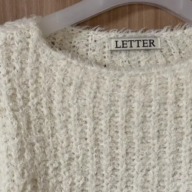 레터 헤어리보트넥 니트 letter hairy boatneck knit