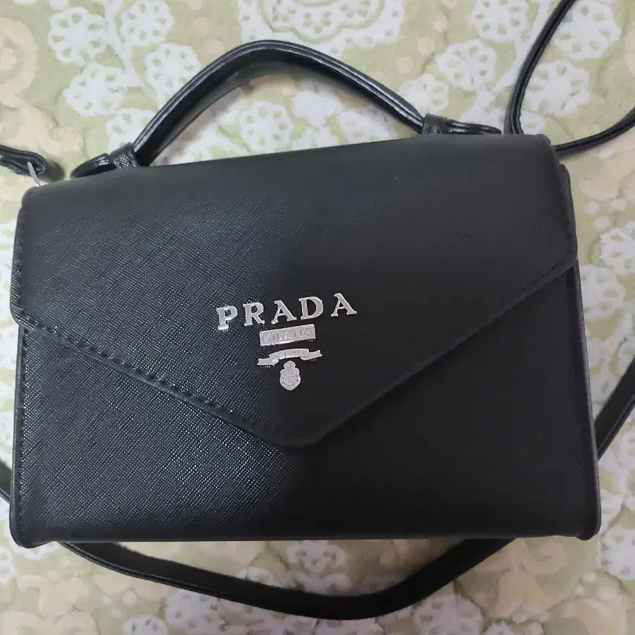 PRADA  프라다 여성토트백