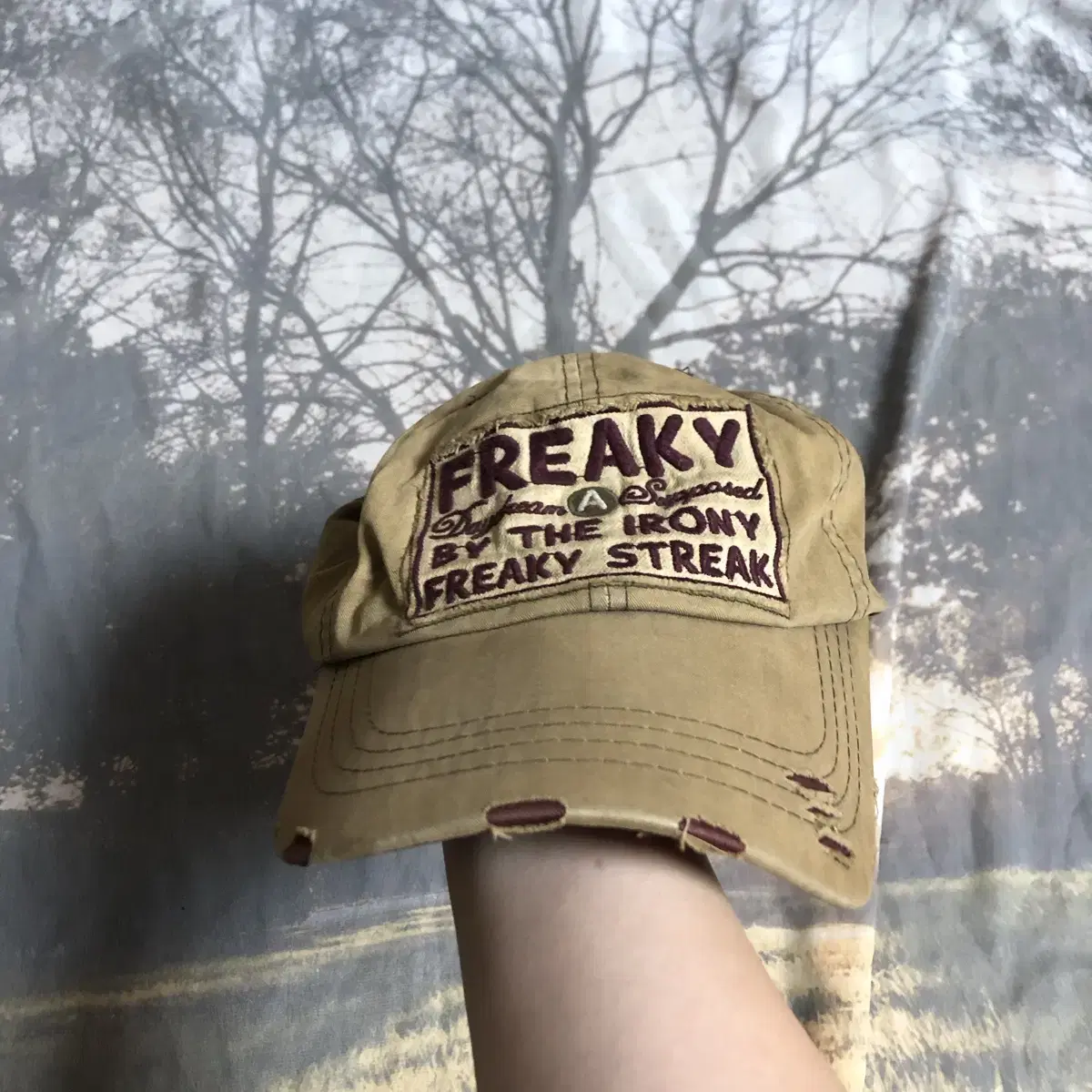 Vintage Freaky beige ball cap