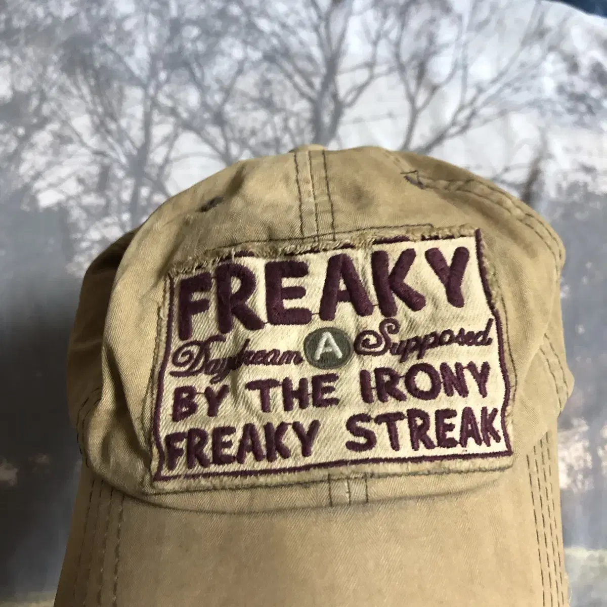 Vintage Freaky beige ball cap