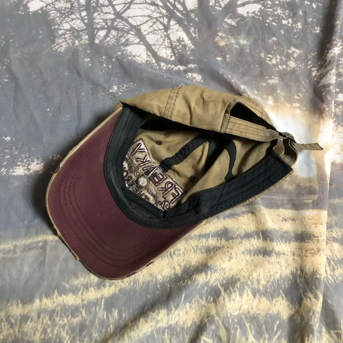 Vintage Freaky beige ball cap