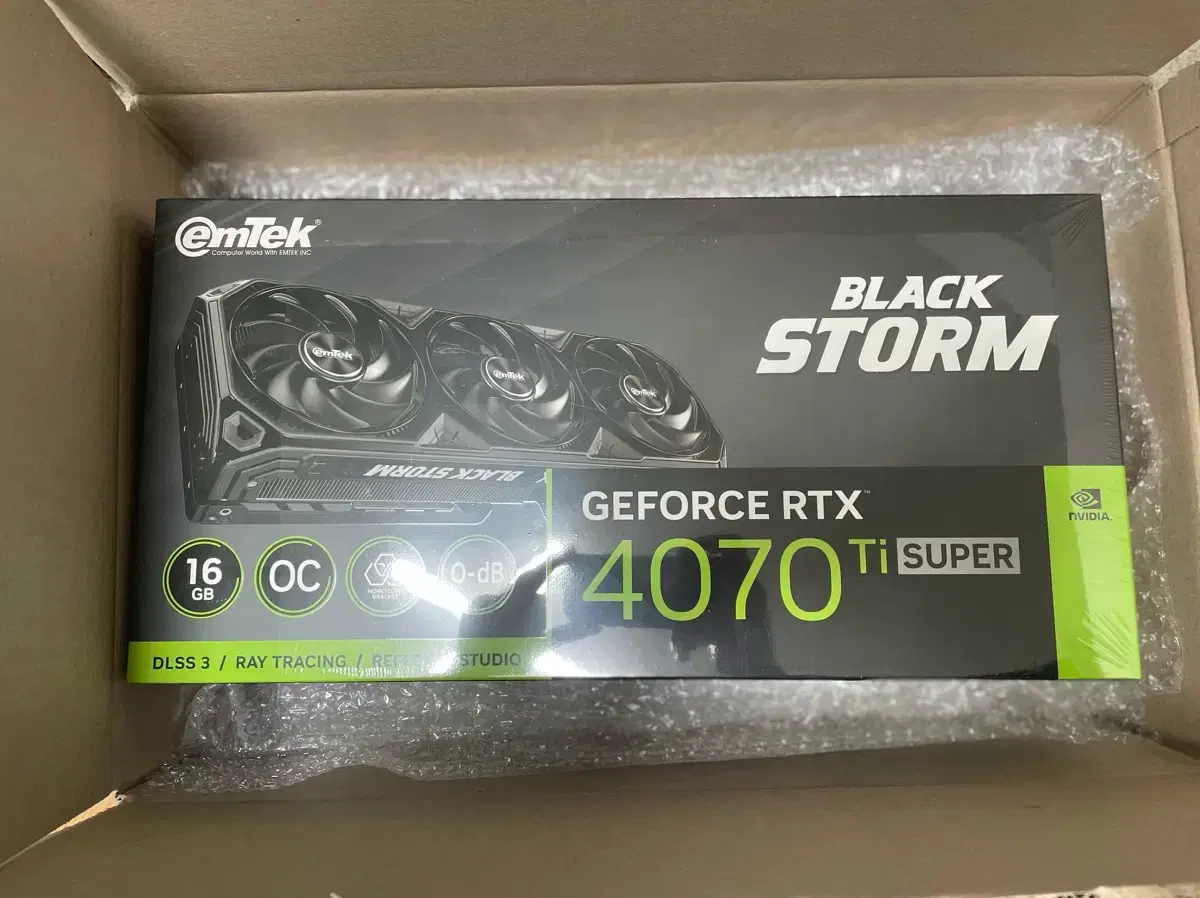 이엠텍 지포스 RTX 4070 Ti SUPER 블랙스톰 미개봉