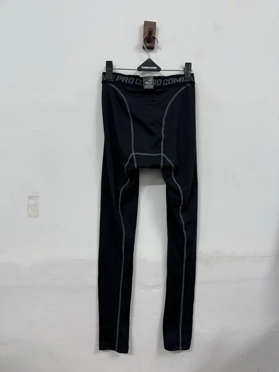 (31-32)Nike ProCombat Common Ground Leggings