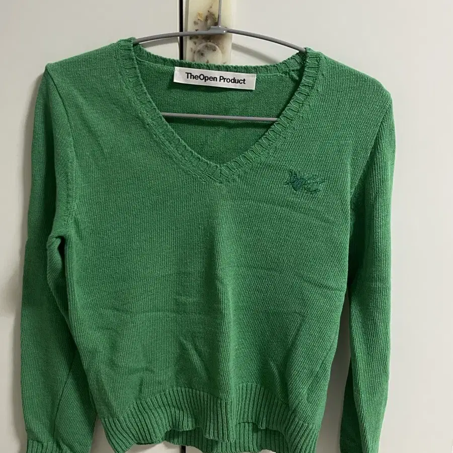 더오픈프로덕트 Classic v-neck knit pullover