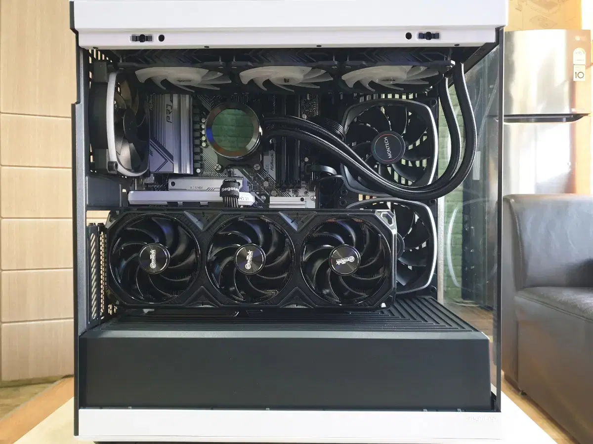 최강게이밍 컴퓨터 9800X3D RTX4080 SUPER