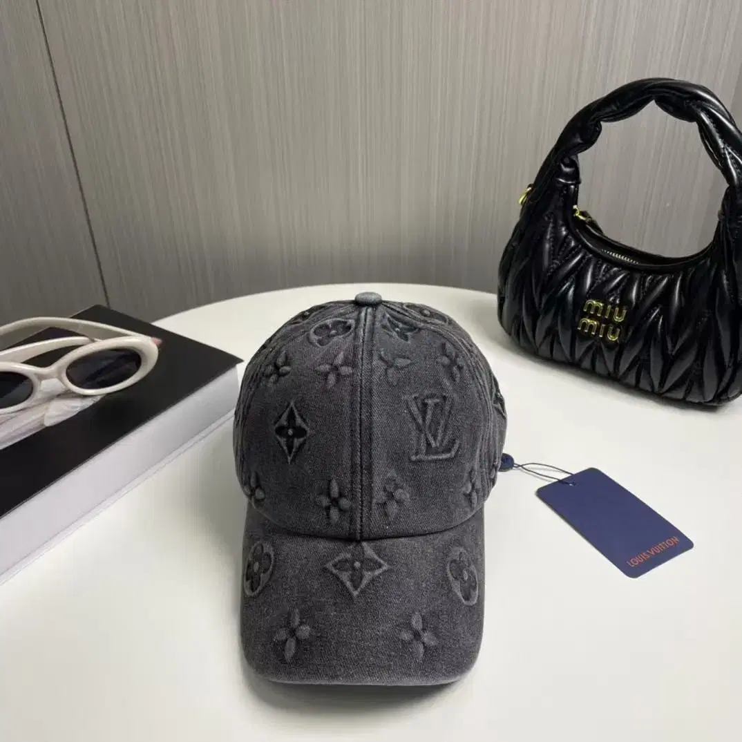 LOUIS VUITTON 야구모자 (M) 머리둘레 56-58cm