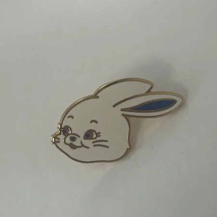 뉴진스 토끼 공식 뱃지 tokki pin badge