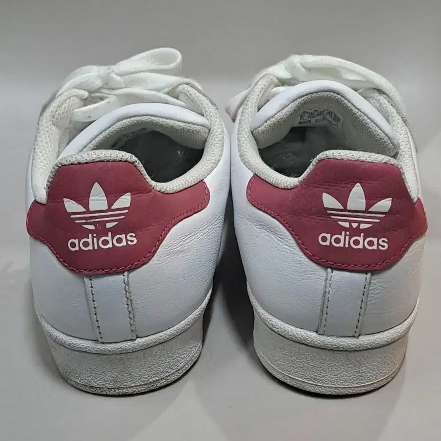 Adidas Originals Superstars (245)