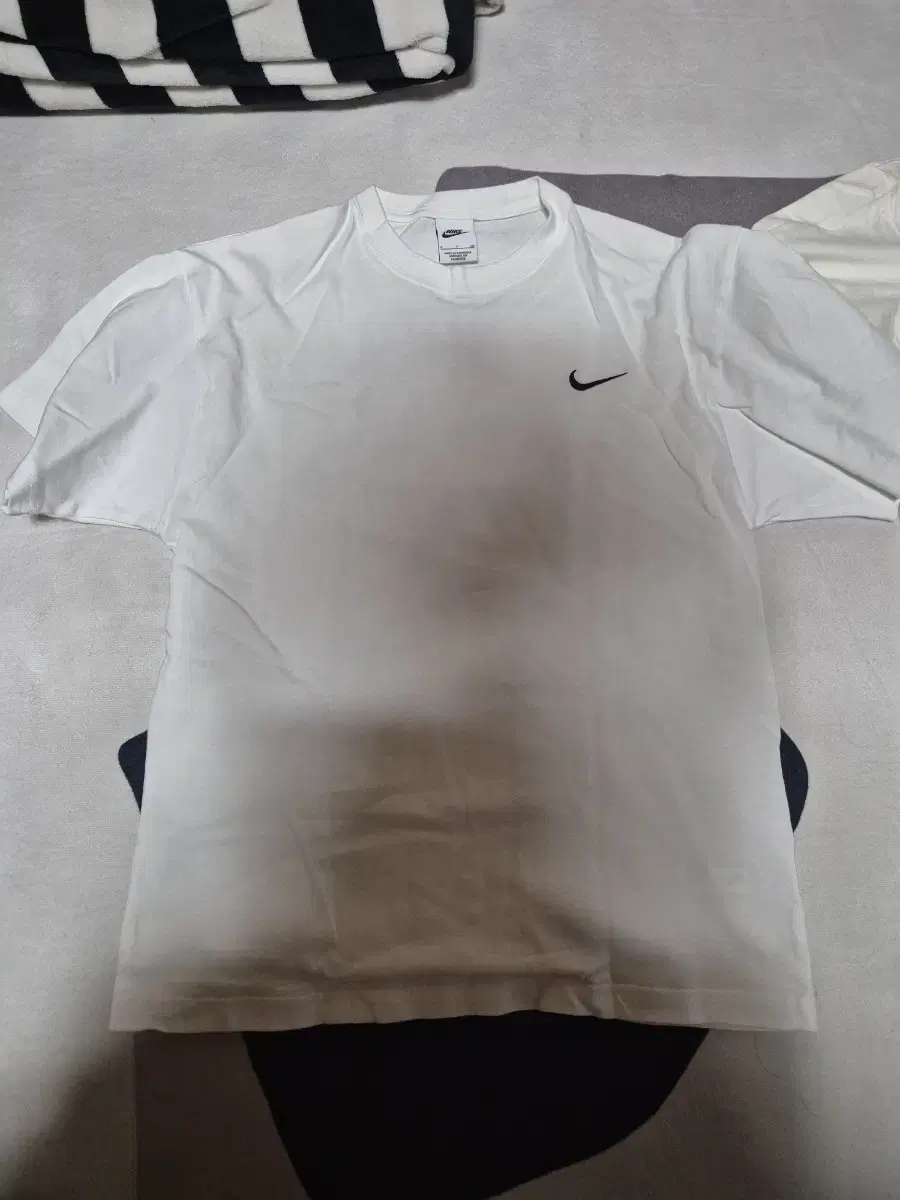 (size S) Nike X-Stush T-Shirt White