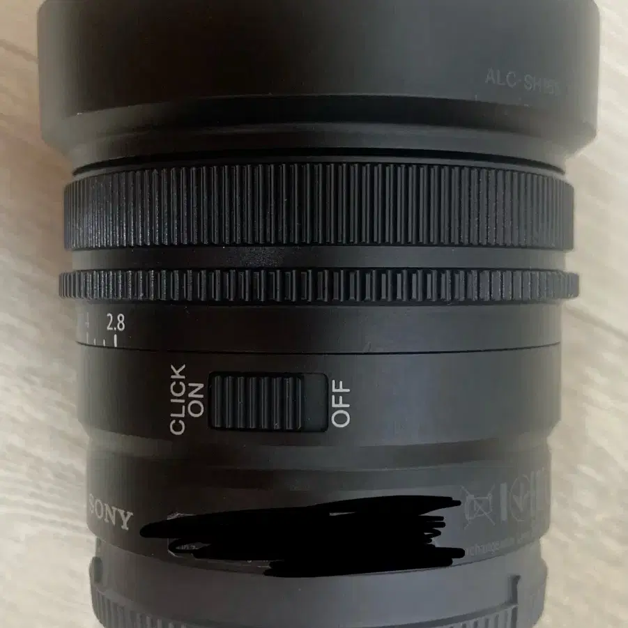 소니 렌즈 sony sel24f28g 24mm 24g f2.8 팝니다.