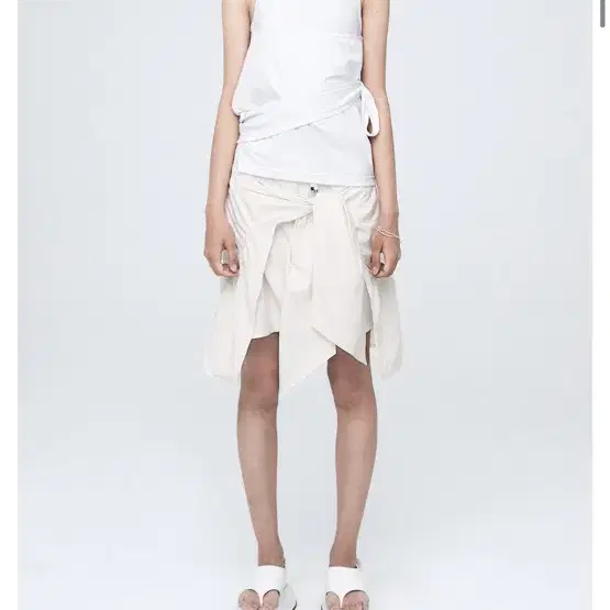 나체 PUCKERING TIE SKIRT IVORY