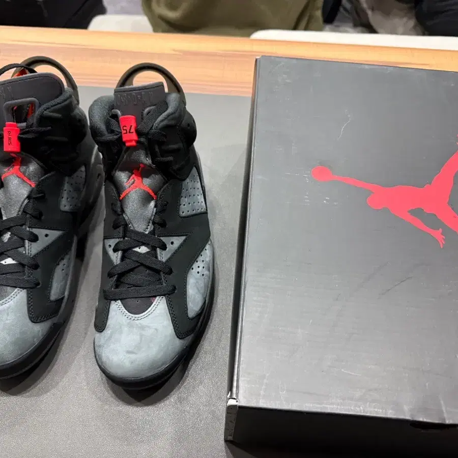 Jordan 6 x Paris Saint-270사이즈 새상품 판매합니다