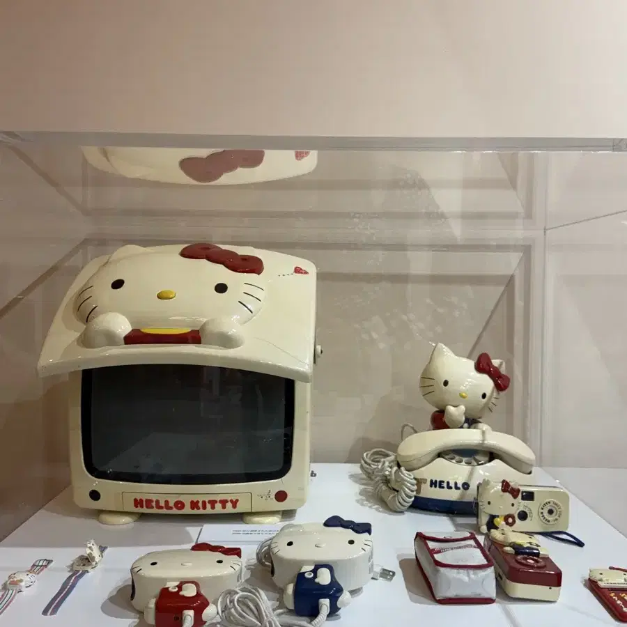 헬로키티 베어브릭 Hello Kitty Bear Brick 50주년