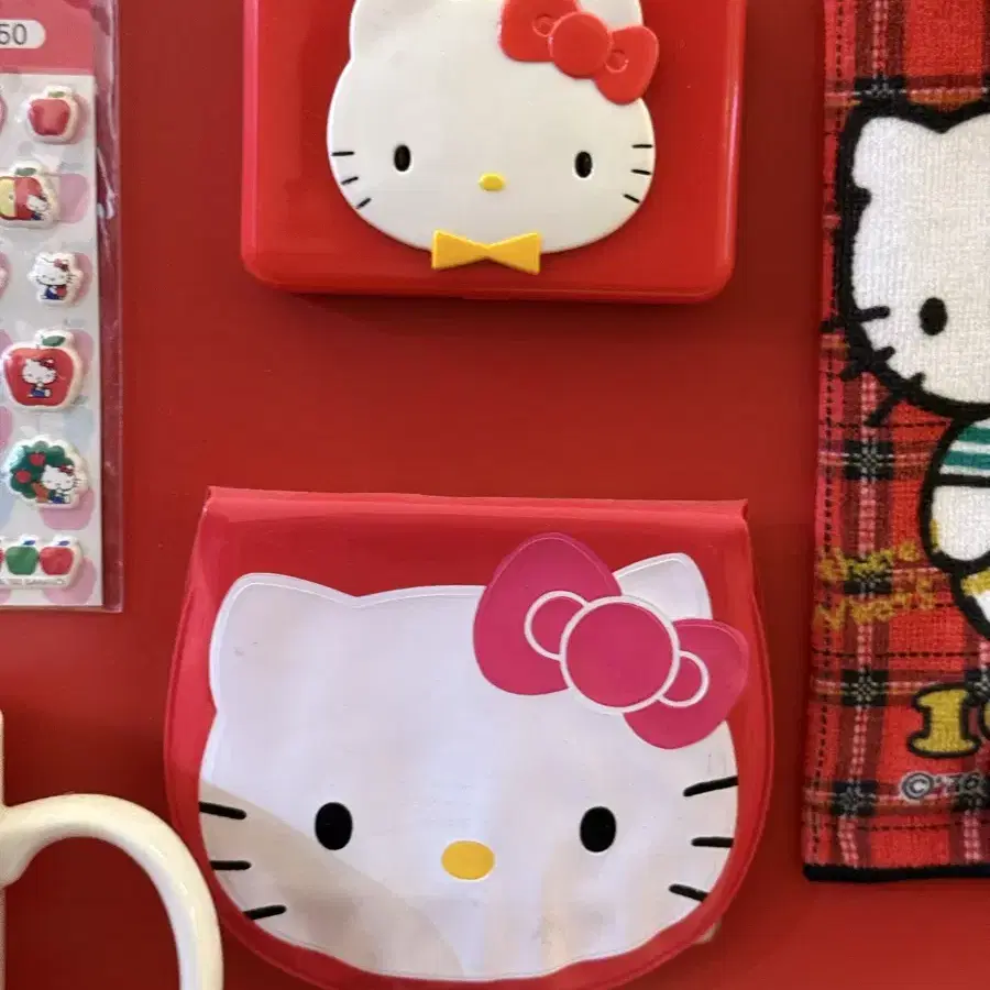 헬로키티 베어브릭 Hello Kitty Bear Brick 50주년