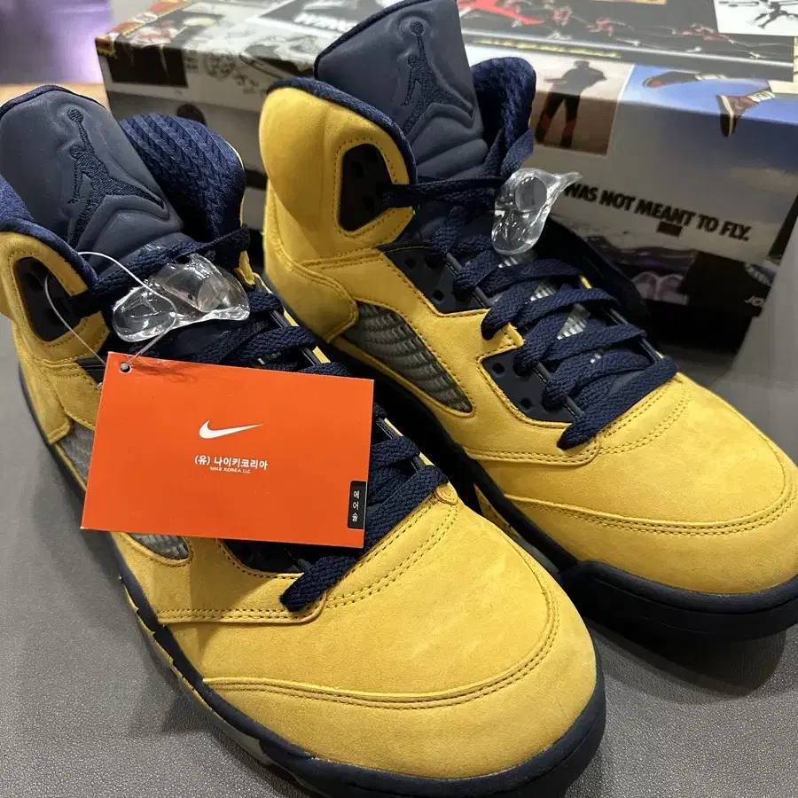 Jordan 5 Retro Michigan 2019 280사이즈 새상품