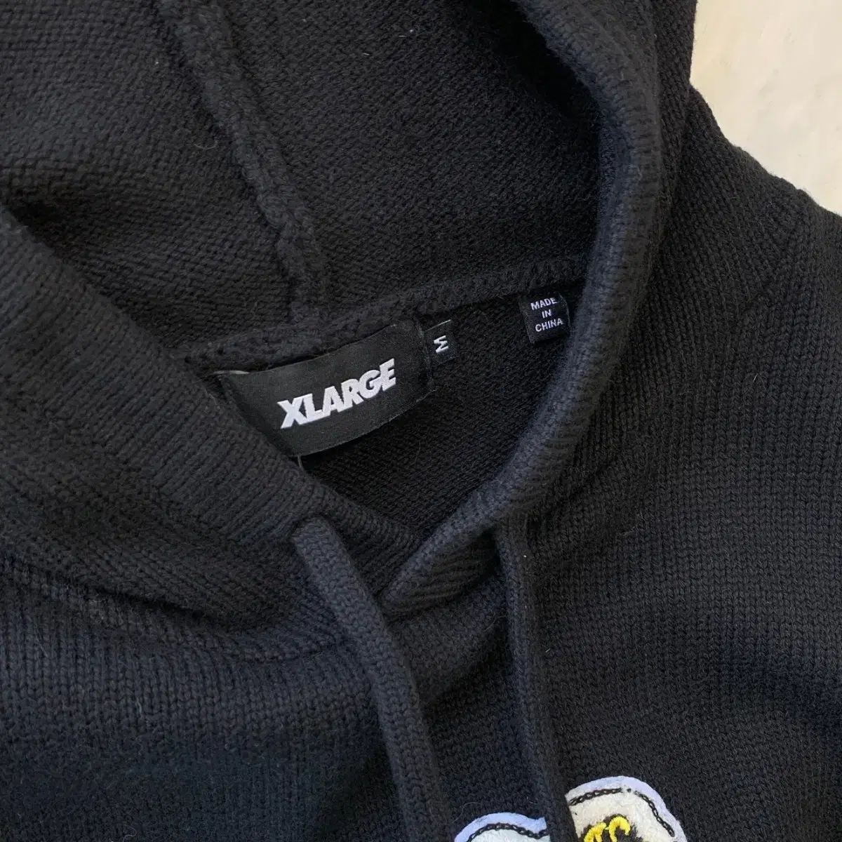 XLARGE 빈티지 패치 포인트 블랙 후드 니트