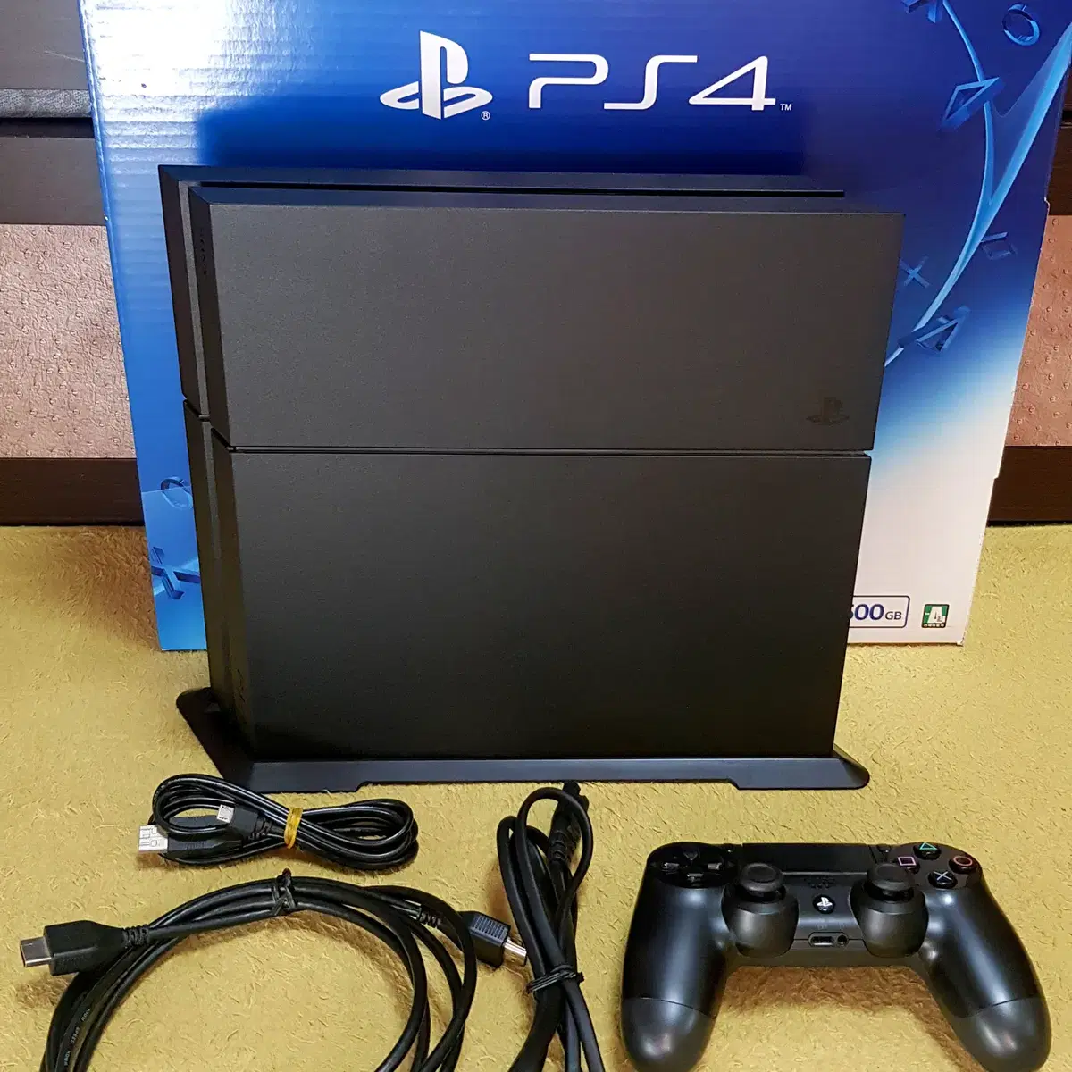 PS4(CUH-1205A) 박스풀셋 팝니다.