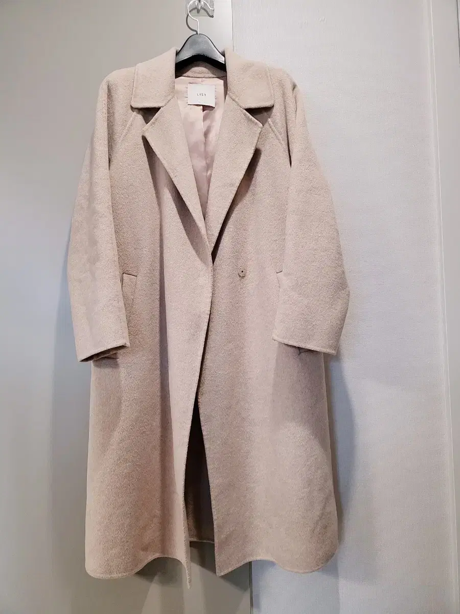 List cashmere coats