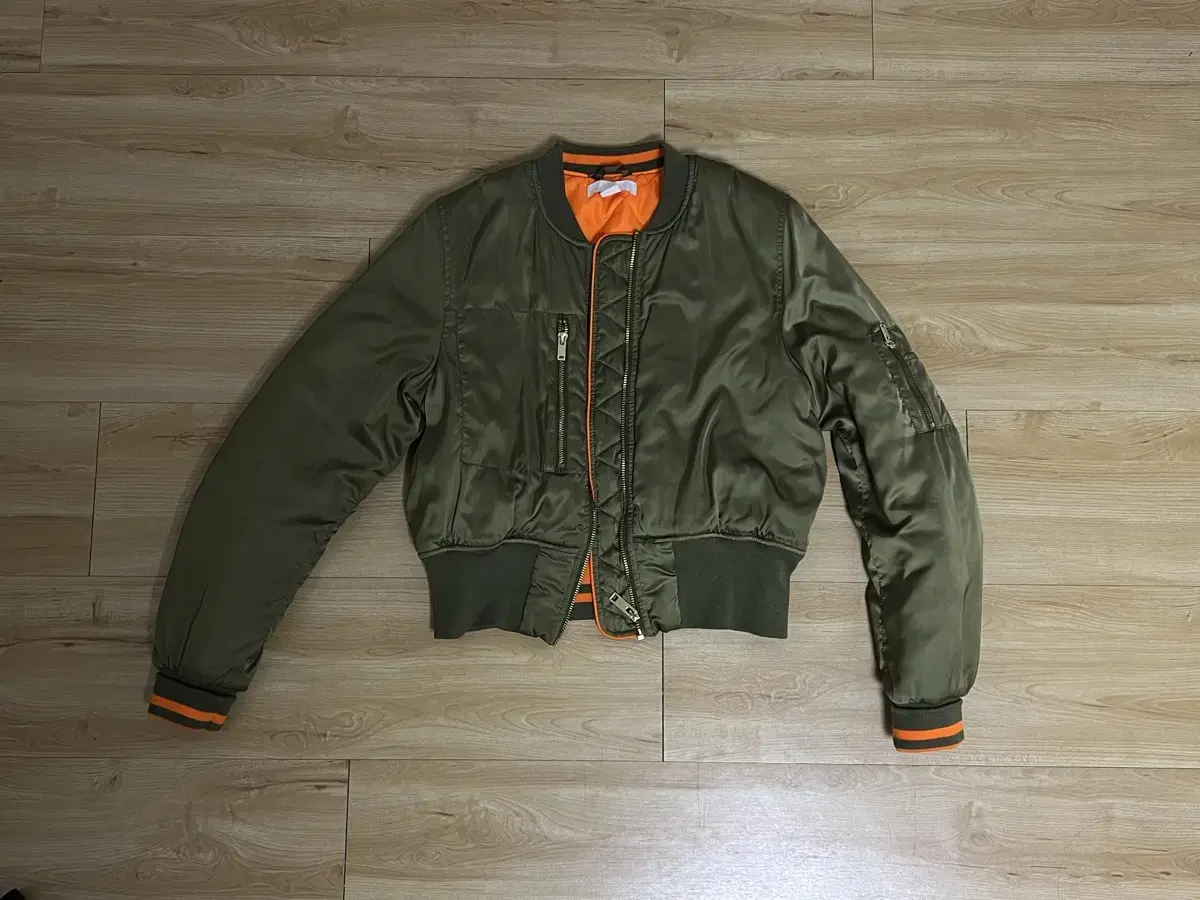 H&M Short Bomber Jacket (aviation jumper/puffer)