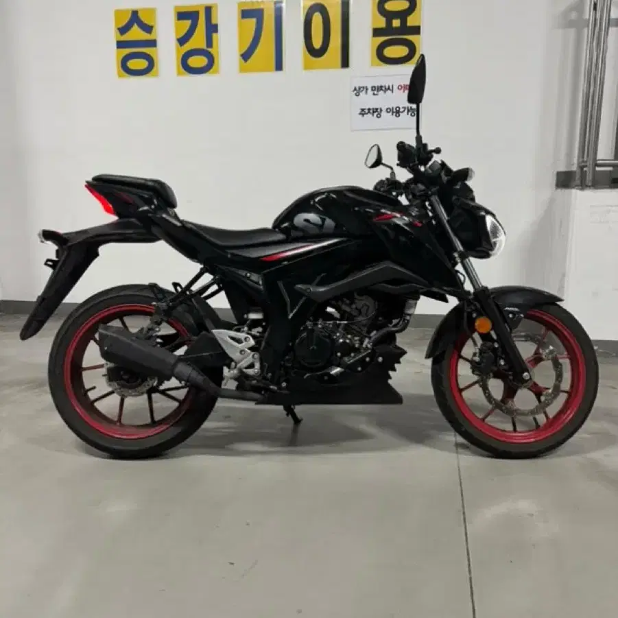 스즈키 GSXS 125