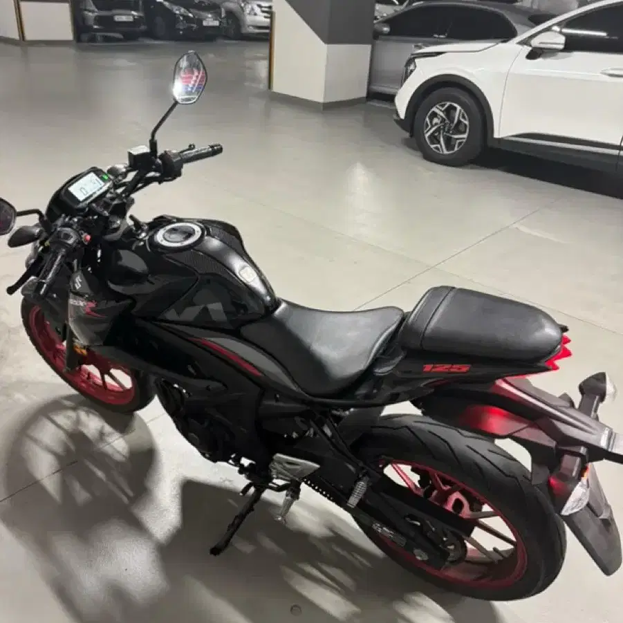 스즈키 GSXS 125