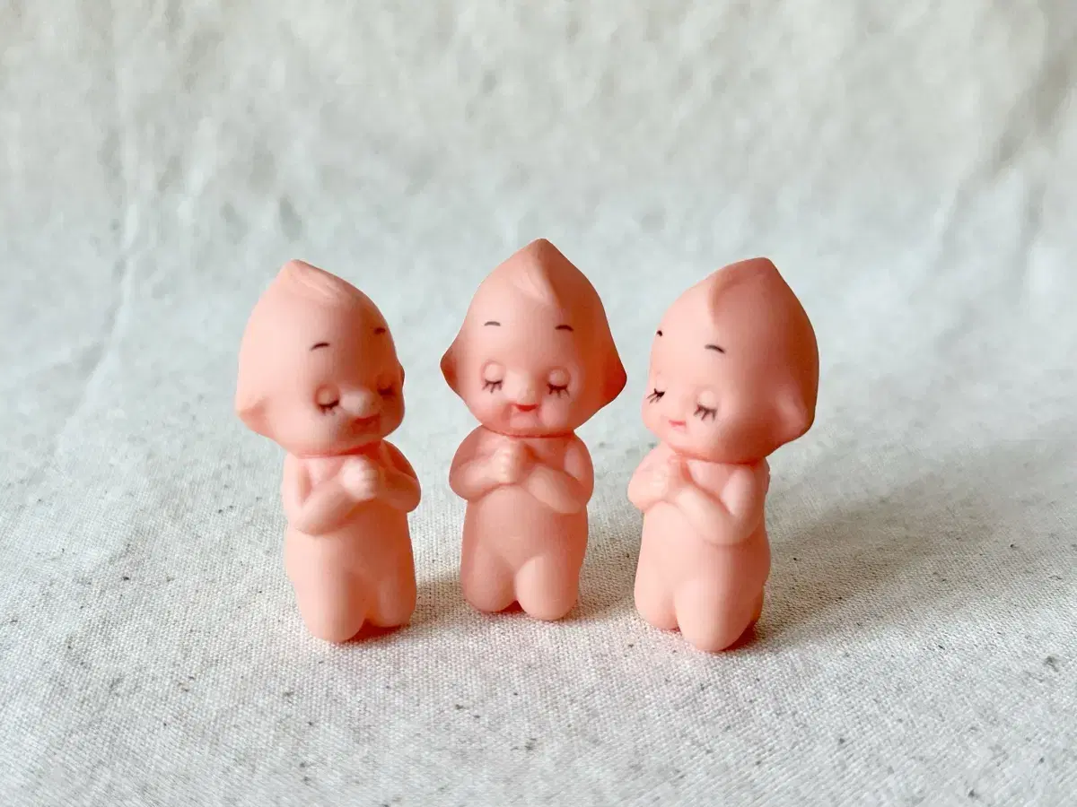 Vintage Praying Kewpie Doll (Split X)