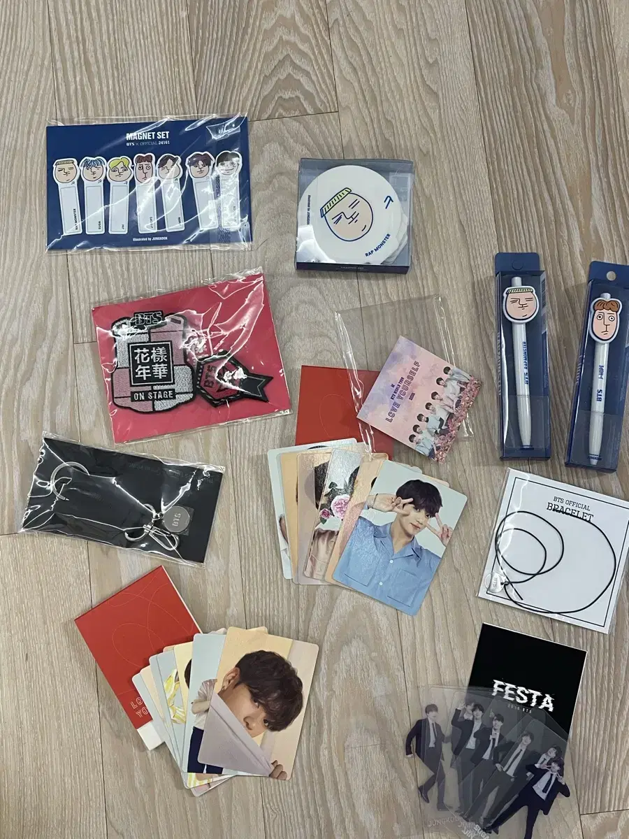 Bangtan BTS Merchandise Spiccon Festa Wings photocard keyring Bracelets Wapen Ballpoint Pen