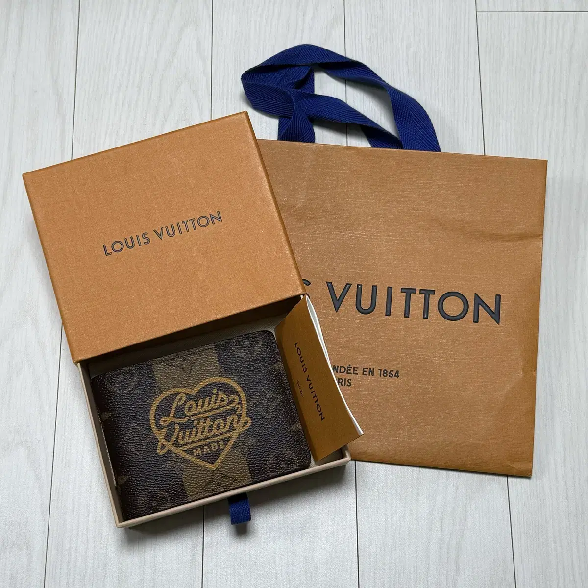 루이비통x니고 멀티플 지갑 Louis Vuitton x Nigo