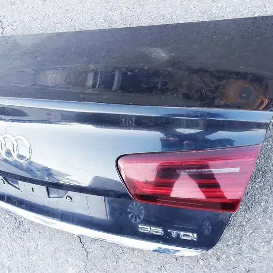 아우디 A6 C7 후기형 35 TDI 트렁크 후미등 별도 수입차중고부품