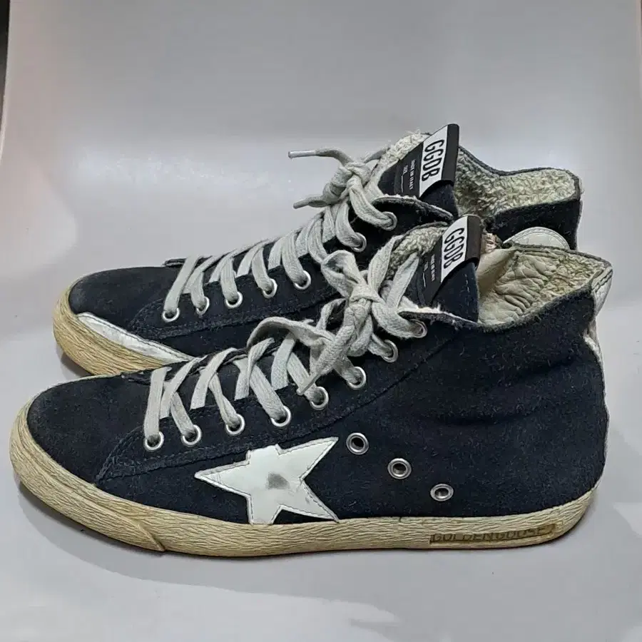 Golden Goose 팬시 스웨이드 스니커즈(240)EU-37