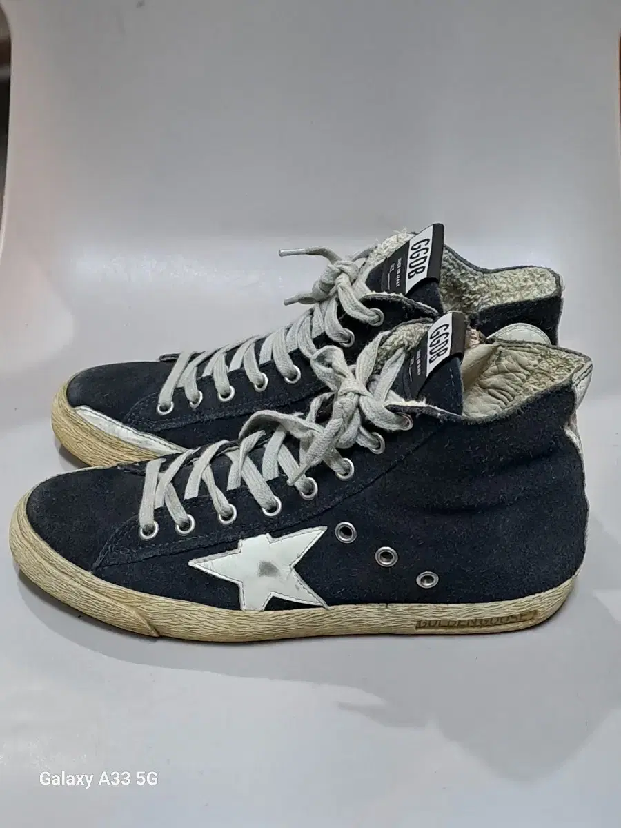 Golden Goose 팬시 스웨이드 스니커즈(240)EU-37