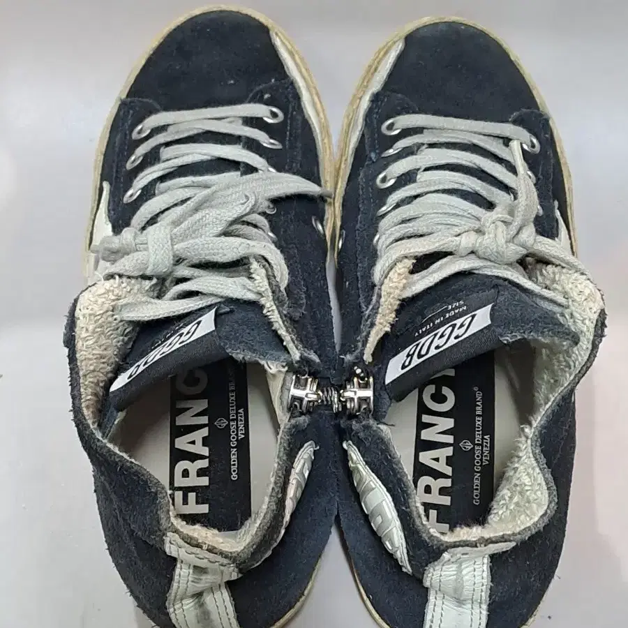 Golden Goose 팬시 스웨이드 스니커즈(240)EU-37