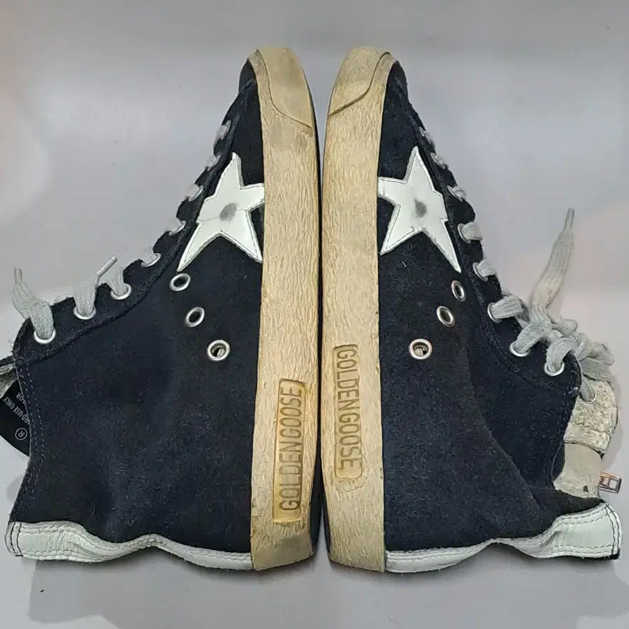 Golden Goose 팬시 스웨이드 스니커즈(240)EU-37