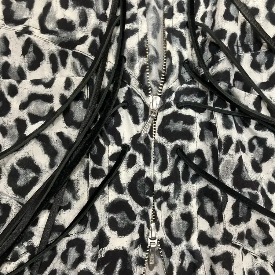 MASU 22ss 2ZIP-UP LEOPARD SILK SHIRT(46)