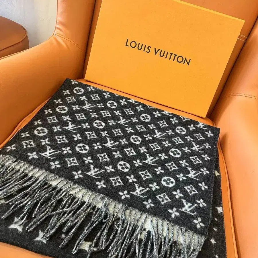 Louis Vuitton루이 뷔 통 스카프