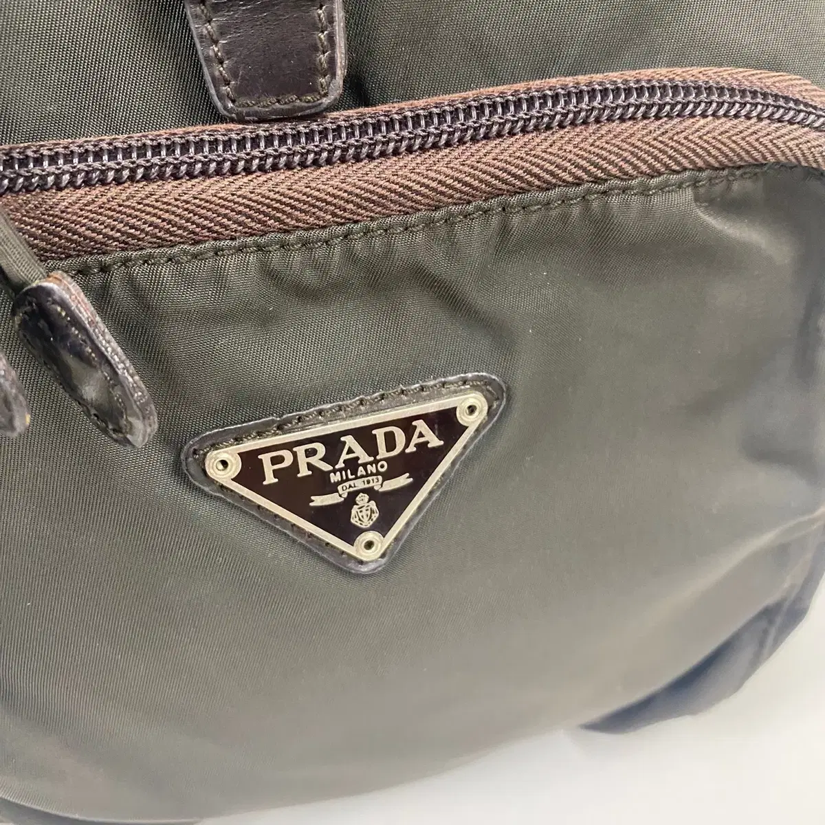 PRADA / 빈티지 프라다 카키 포코노 삼각로고 나일론 백팩