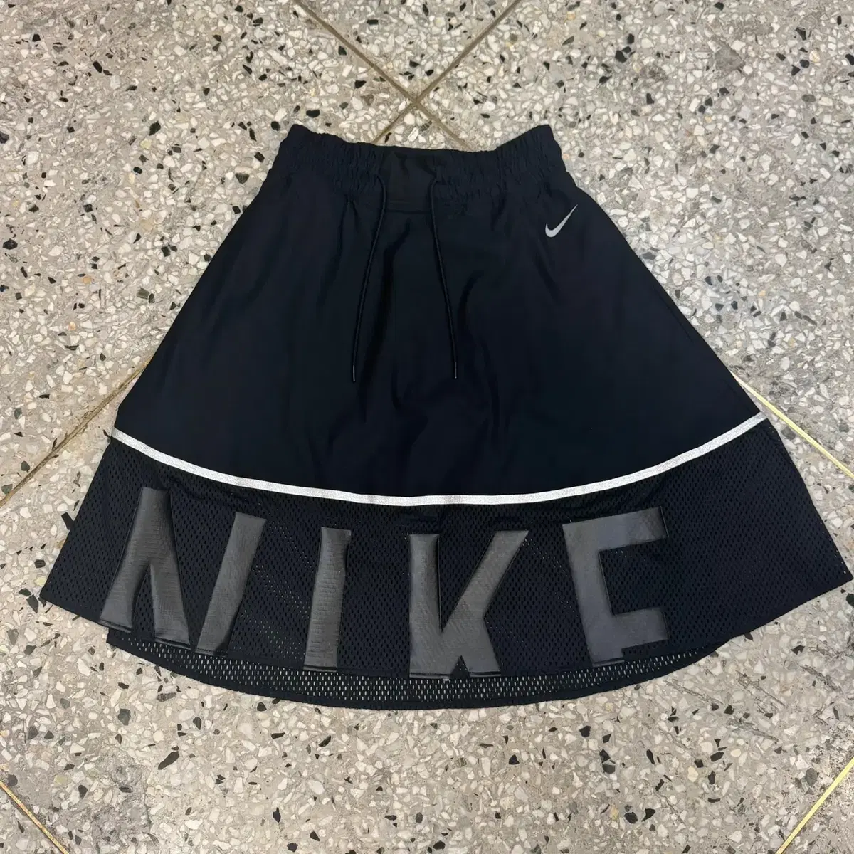 NIKE 나이키 미디 트레이닝 플레어 스커트