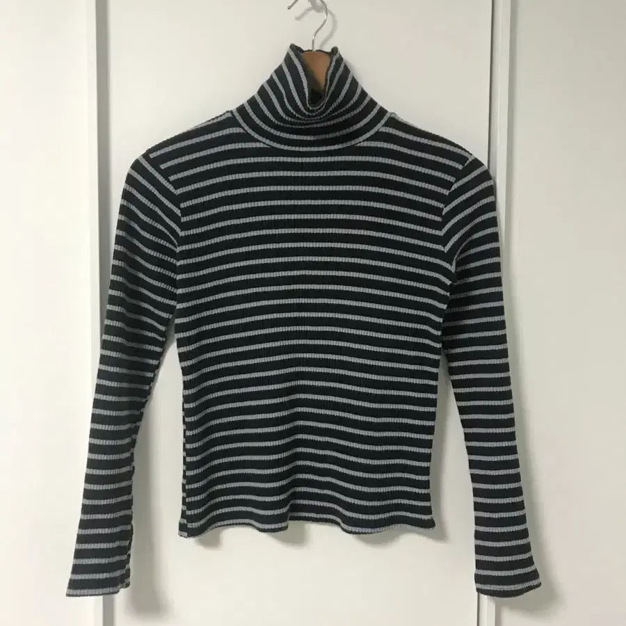 vintage stripe turtle neck t-shirts