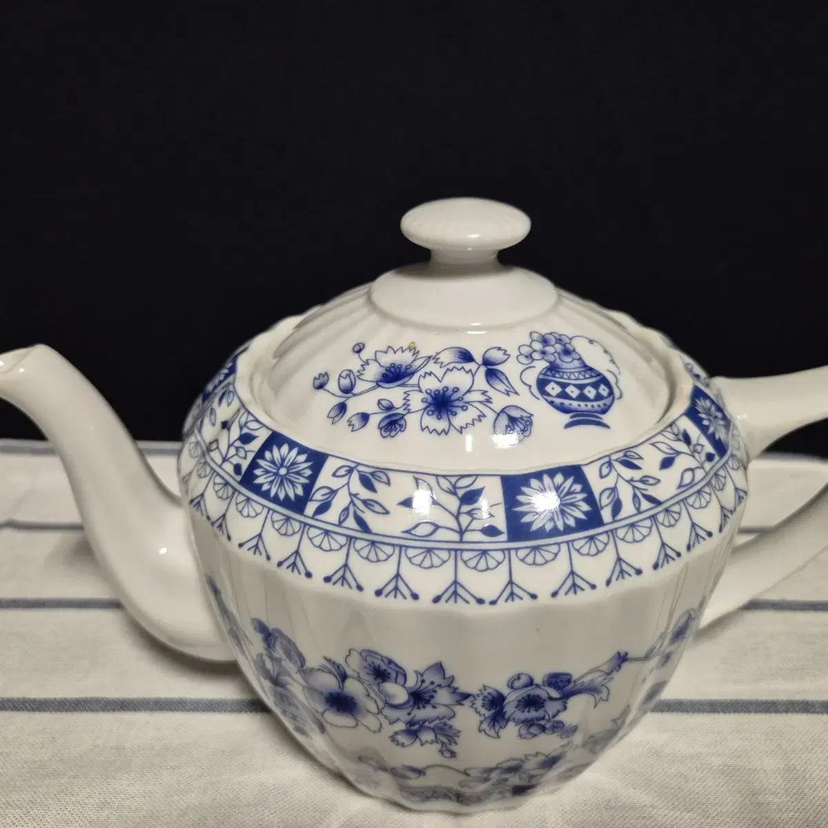 국적불명 Imperial Tea Pot