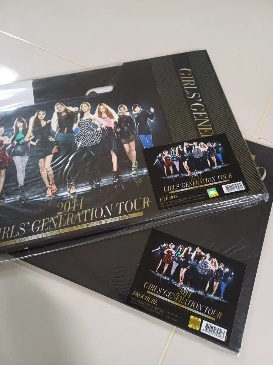 2011 girls generation Tour Brochure + Filebox