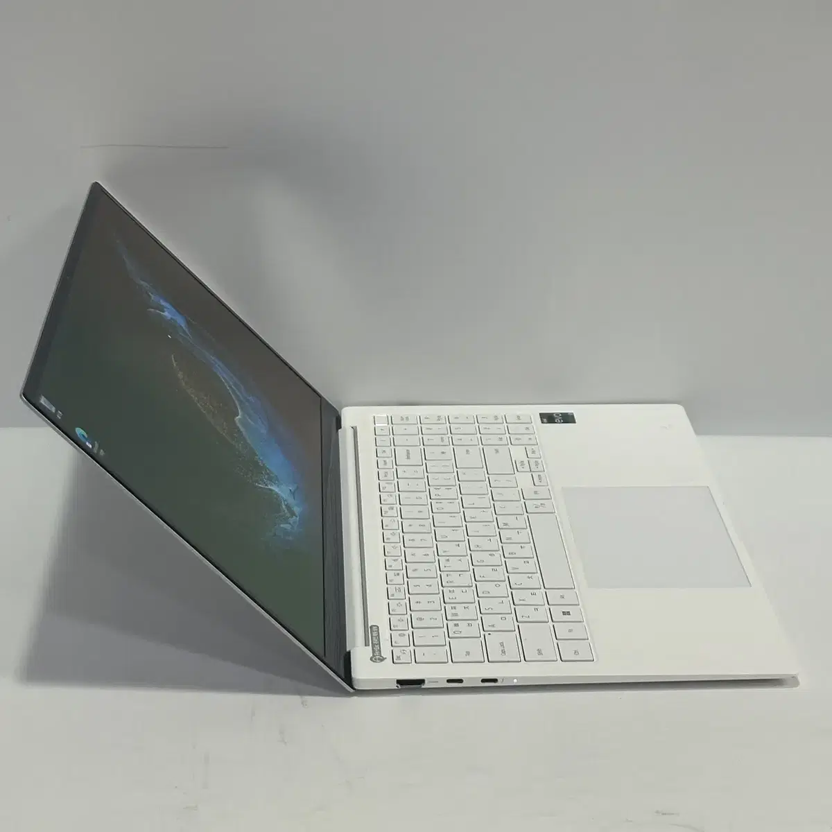 갤럭시북2 프로 NT950XEE i7 512GB 16GB 15인치 노트북